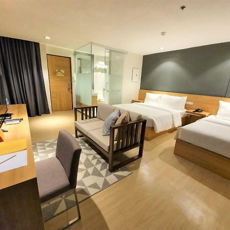 The Upperroom @ Real Suites Bacolod Exteriör bild