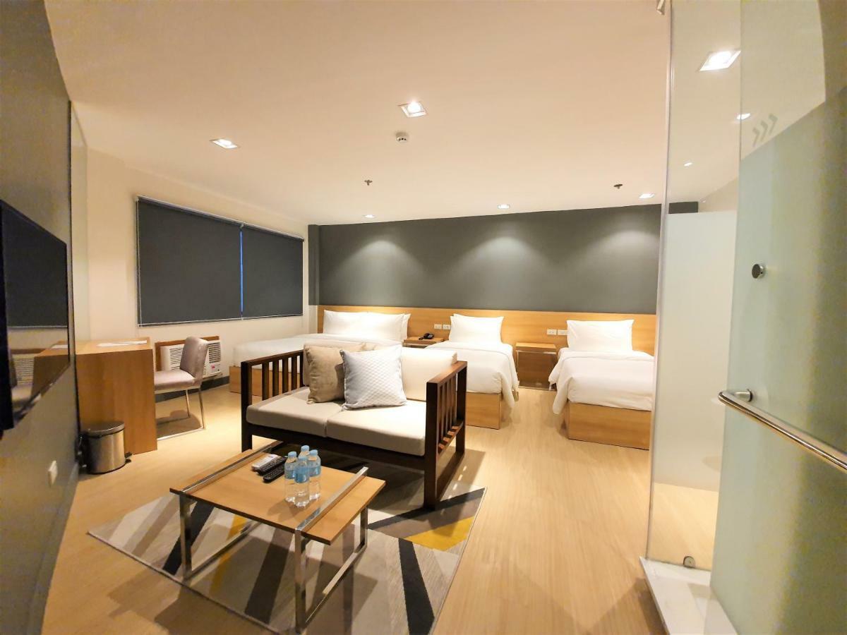 The Upperroom @ Real Suites Bacolod Exteriör bild