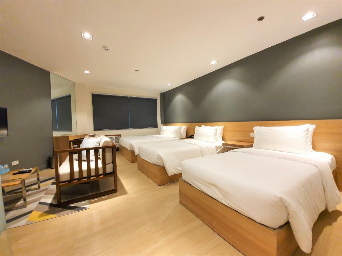 The Upperroom @ Real Suites Bacolod Exteriör bild