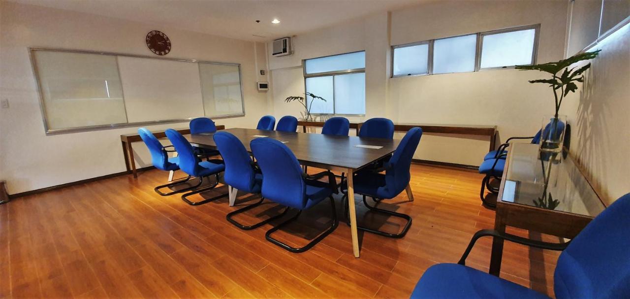 The Upperroom @ Real Suites Bacolod Exteriör bild